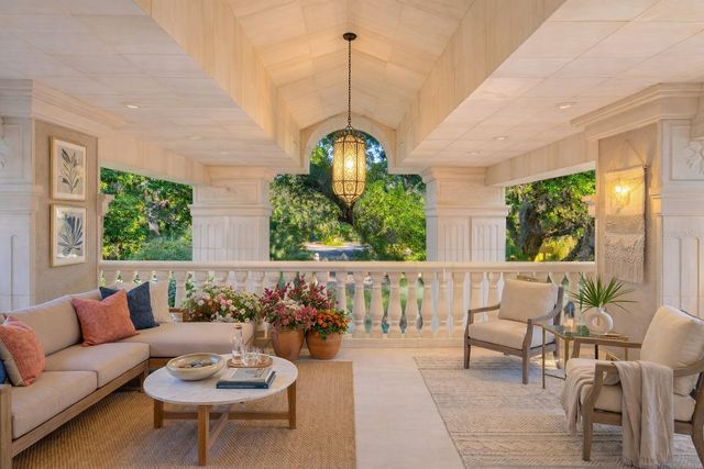 2000 PARK STREET N, St Petersburg, FL 33710