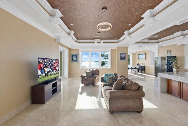 2000 PARK STREET N, St Petersburg, FL 33710