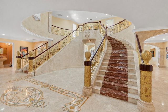 2000 PARK STREET N, St Petersburg, FL 33710