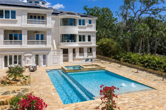 2000 PARK STREET N, St Petersburg, FL 33710