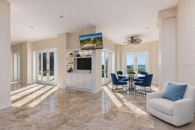 2000 PARK STREET N, St Petersburg, FL 33710