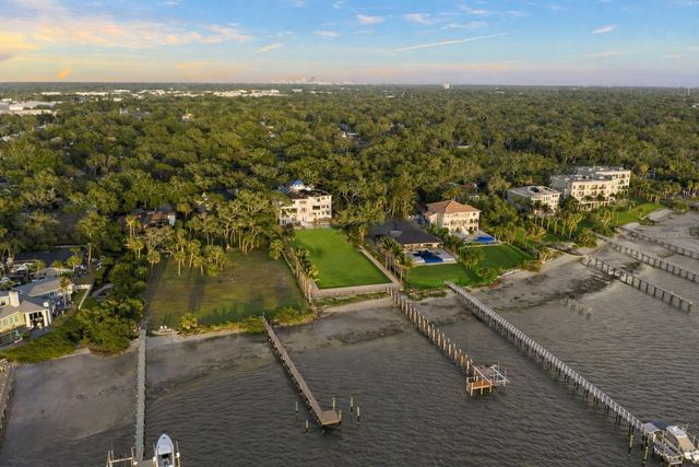 2000 PARK STREET N, St Petersburg, FL 33710
