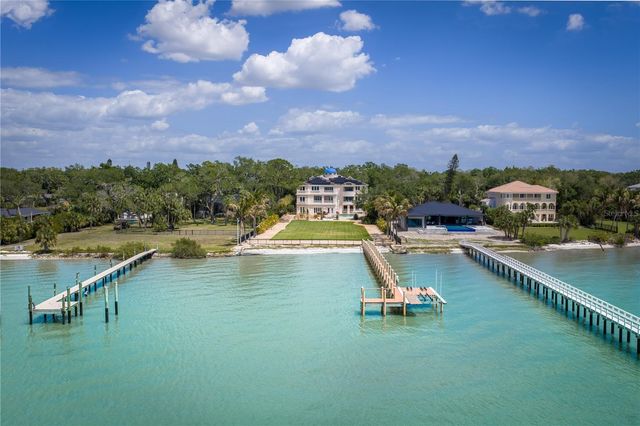 2000 PARK STREET N, St Petersburg, FL 33710