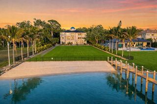 2000 PARK STREET N, St Petersburg, FL 33710