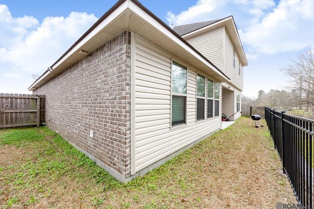 17469 Soaring Flight Dr, Prairieville, LA 70769