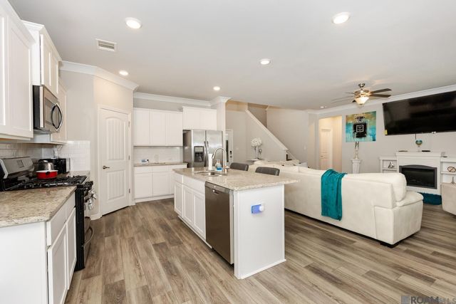 17469 Soaring Flight Dr, Prairieville, LA 70769