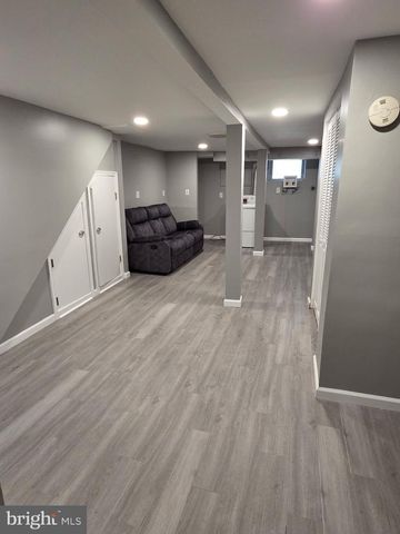 448 ROBBINS ST, Philadelphia, PA 19111