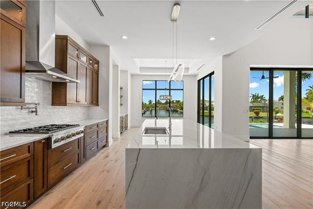 846 Cypress Lake CIR, Fort Myers, FL 33919