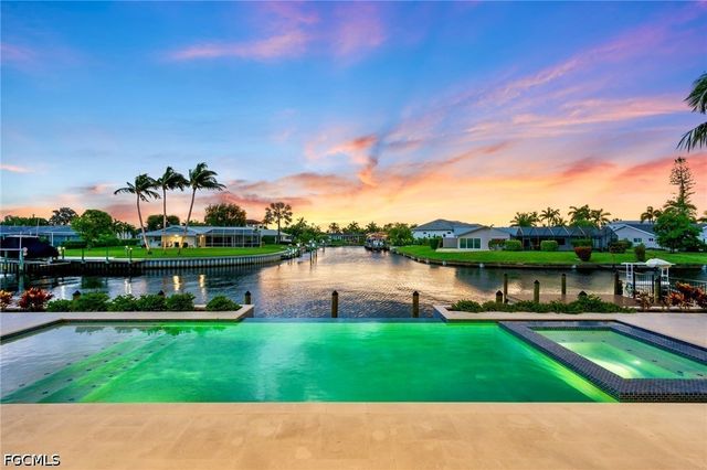 846 Cypress Lake CIR, Fort Myers, FL 33919