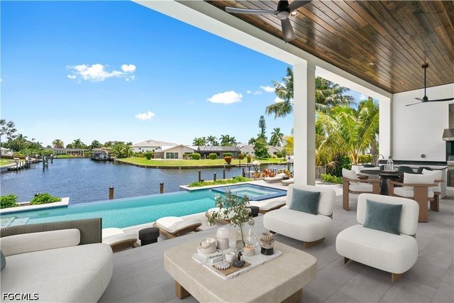 846 Cypress Lake CIR, Fort Myers, FL 33919