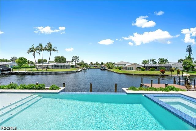 846 Cypress Lake CIR, Fort Myers, FL 33919