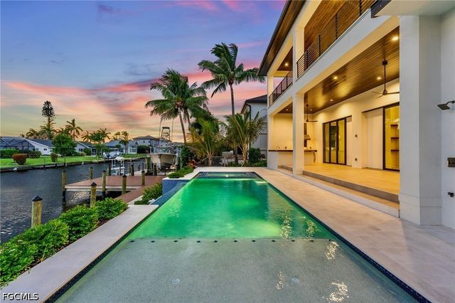 846 Cypress Lake CIR, Fort Myers, FL 33919