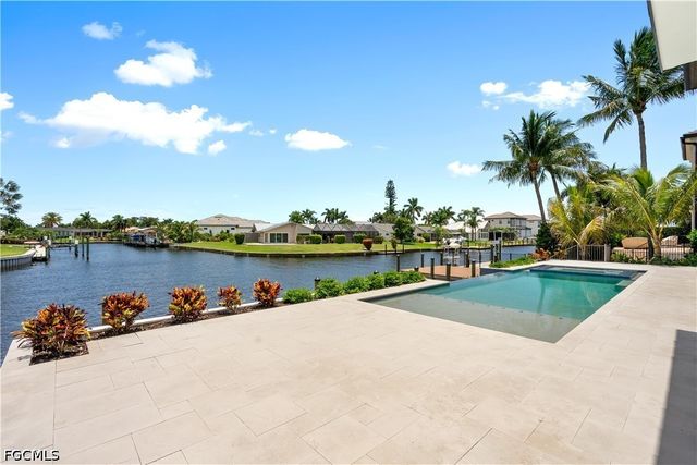 846 Cypress Lake CIR, Fort Myers, FL 33919