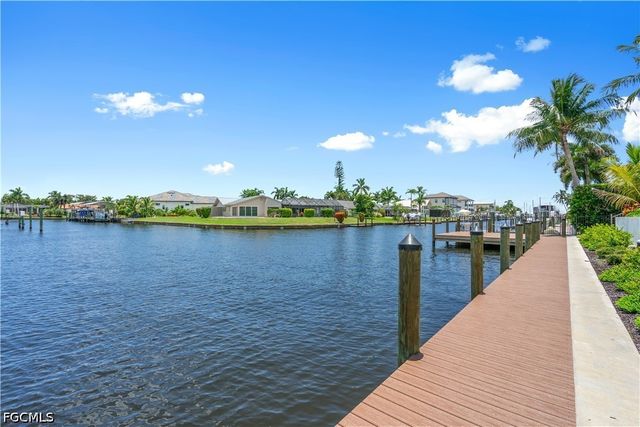 846 Cypress Lake CIR, Fort Myers, FL 33919
