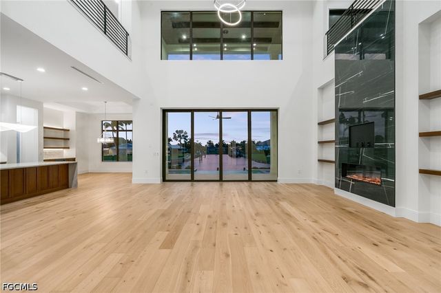 846 Cypress Lake CIR, Fort Myers, FL 33919