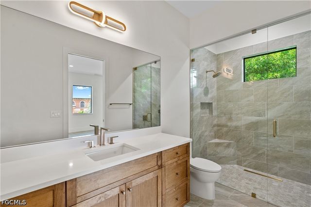 846 Cypress Lake CIR, Fort Myers, FL 33919