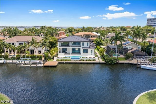 846 Cypress Lake CIR, Fort Myers, FL 33919