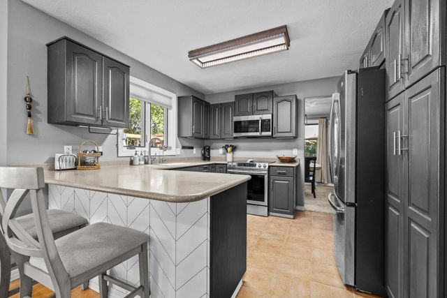 3304 12TH ST, Minot, ND 58701