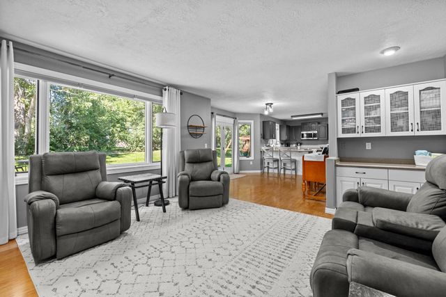 3304 12TH ST, Minot, ND 58701