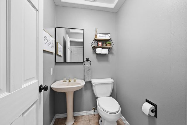 3304 12TH ST, Minot, ND 58701