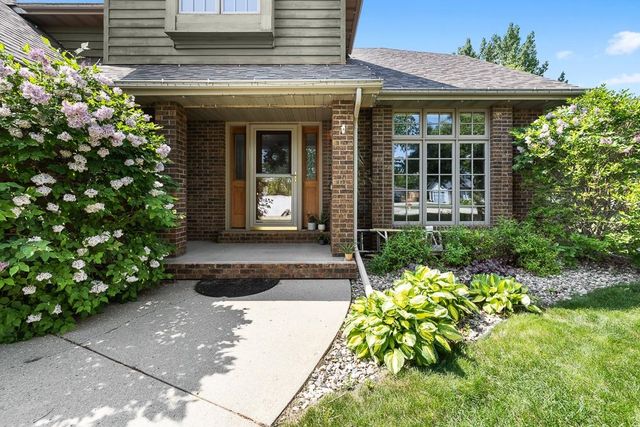 3304 12TH ST, Minot, ND 58701