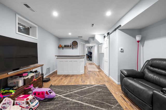 3304 12TH ST, Minot, ND 58701