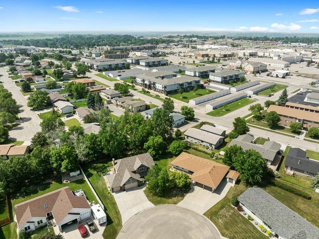 3304 12TH ST, Minot, ND 58701
