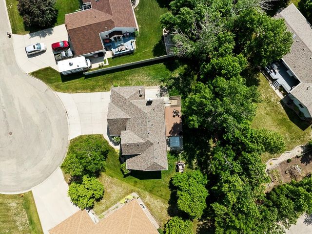 3304 12TH ST, Minot, ND 58701