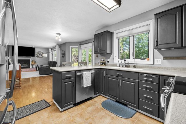 3304 12TH ST, Minot, ND 58701