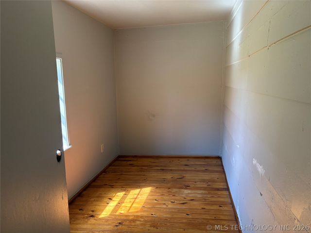 516 E 5th Street, Hulbert, OK 74441