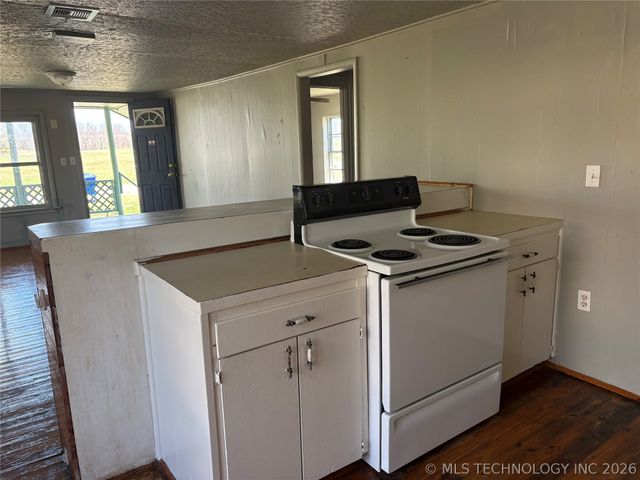 516 E 5th Street, Hulbert, OK 74441