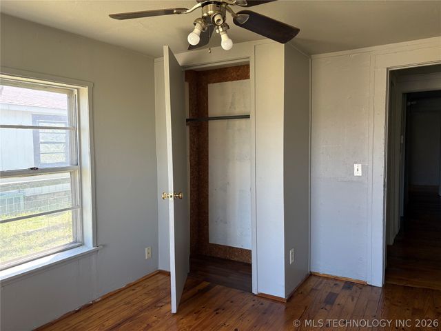 516 E 5th Street, Hulbert, OK 74441