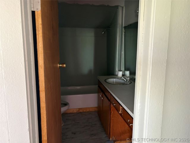 516 E 5th Street, Hulbert, OK 74441