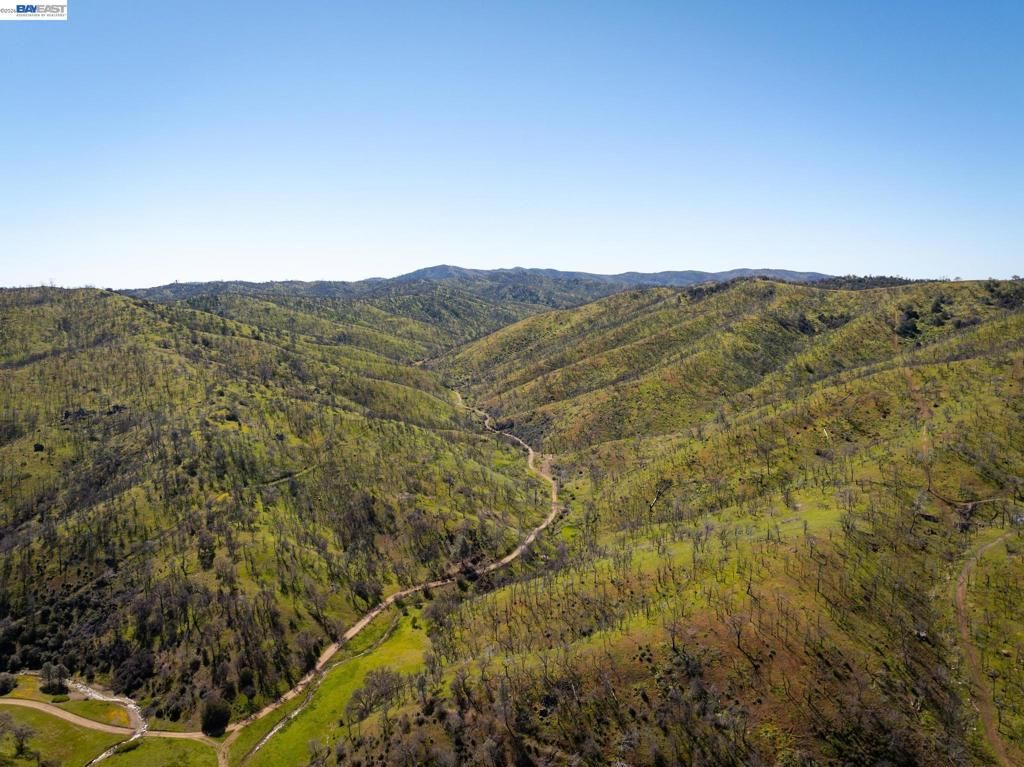 Image 16 of property listing at 15676 W Corral Hollow Rd, Tracy, CA 95377