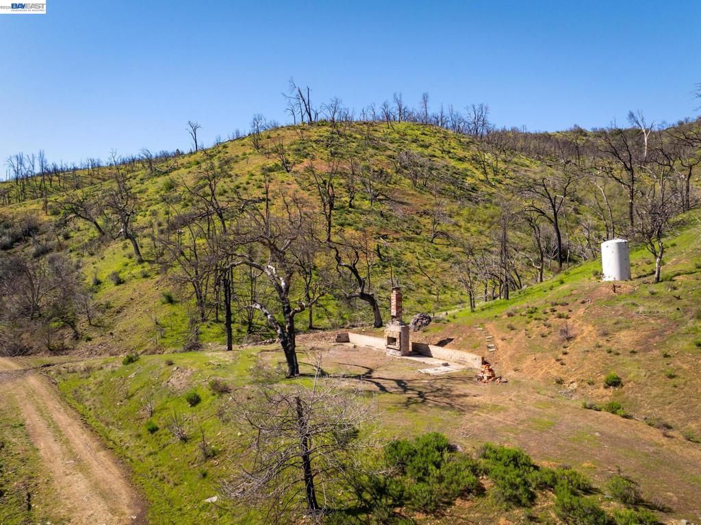 Image 3 of property listing at 15676 W Corral Hollow Rd, Tracy, CA 95377