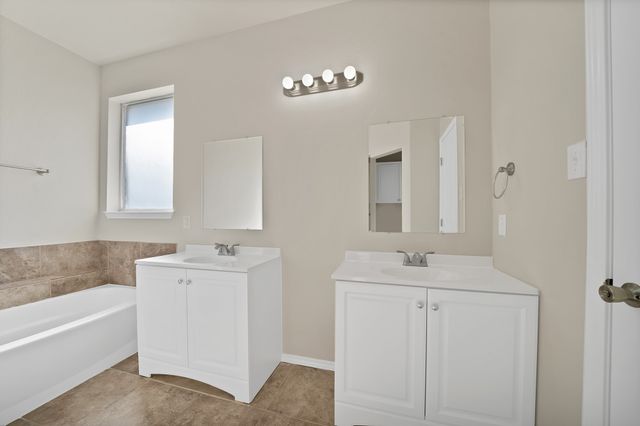 811 Parkside Drive, Cedar Hill, TX 75104