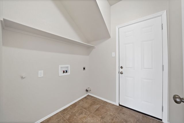 811 Parkside Drive, Cedar Hill, TX 75104