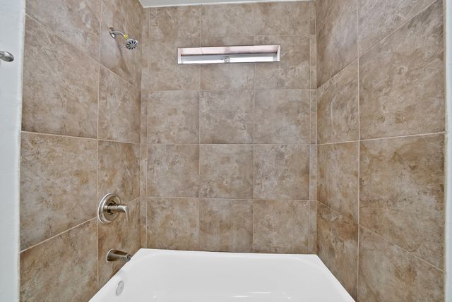 811 Parkside Drive, Cedar Hill, TX 75104