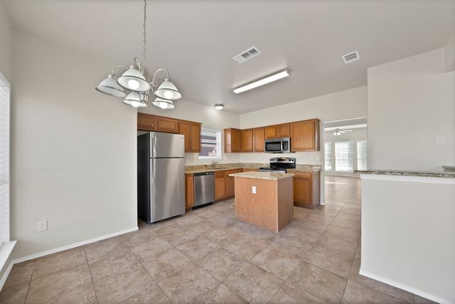 811 Parkside Drive, Cedar Hill, TX 75104