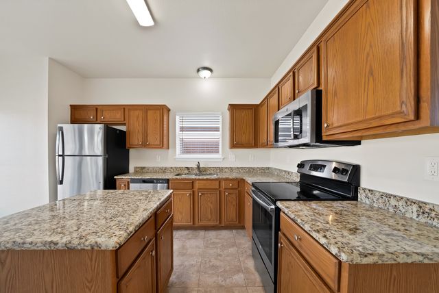 811 Parkside Drive, Cedar Hill, TX 75104