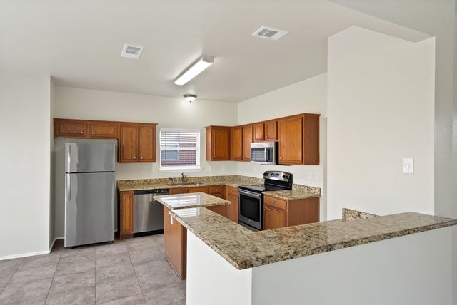 811 Parkside Drive, Cedar Hill, TX 75104