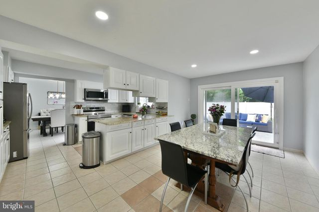 8 WINDOVER LN, Willingboro, NJ 08046