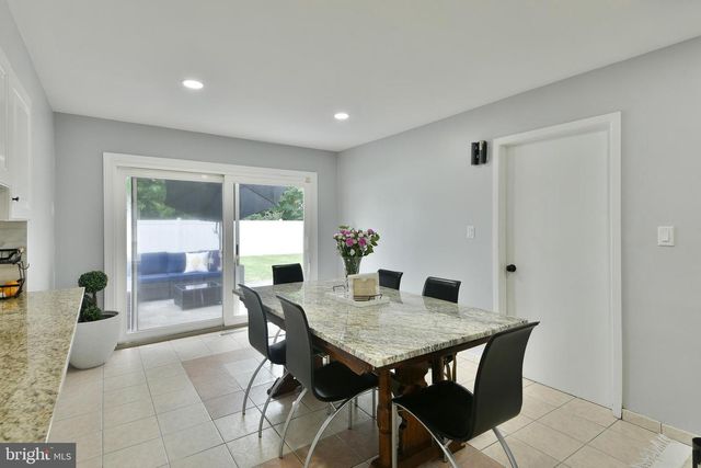 8 WINDOVER LN, Willingboro, NJ 08046