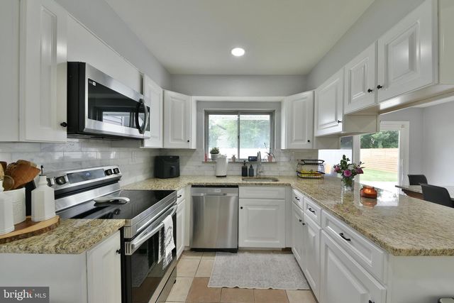 8 WINDOVER LN, Willingboro, NJ 08046