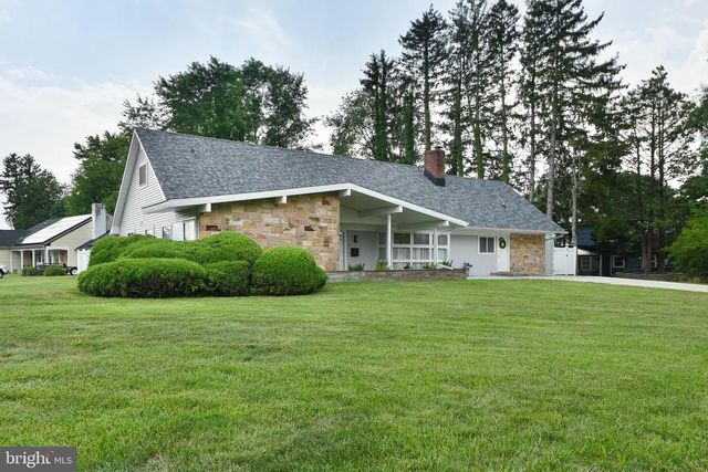 8 WINDOVER LN, Willingboro, NJ 08046