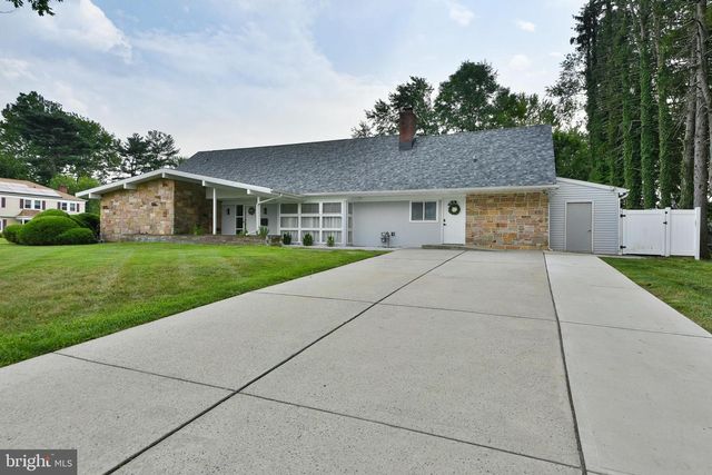 8 WINDOVER LN, Willingboro, NJ 08046
