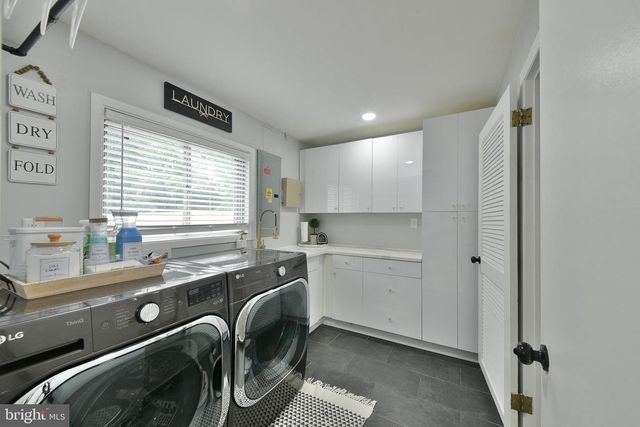 8 WINDOVER LN, Willingboro, NJ 08046