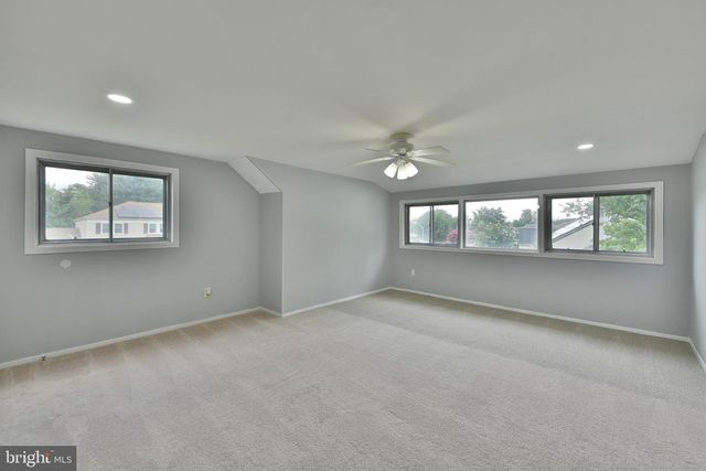 8 WINDOVER LN, Willingboro, NJ 08046