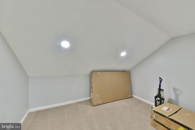 8 WINDOVER LN, Willingboro, NJ 08046