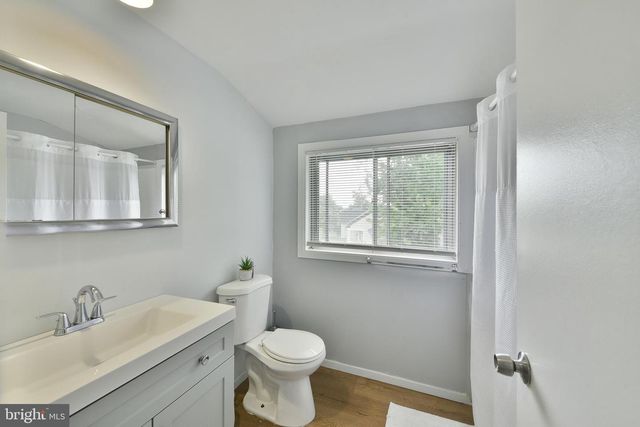 8 WINDOVER LN, Willingboro, NJ 08046